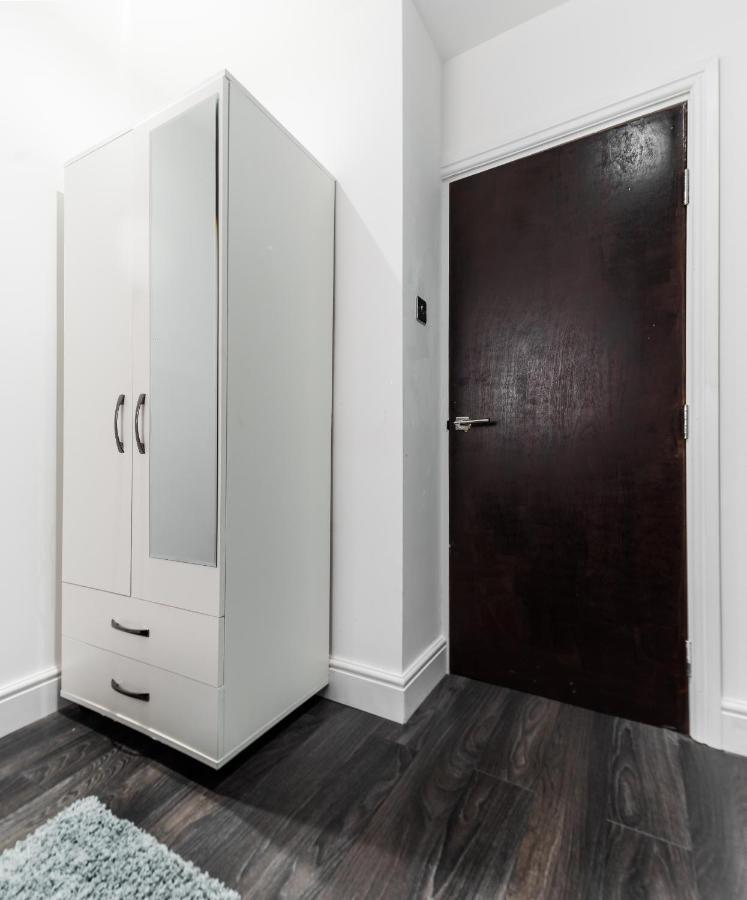 Aldgate Flats Apartament *